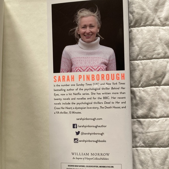 NWT Insomnia a novel by Sarah Pinborough - Picture 4 of 4